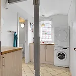 Appartement 1 Bedroom Lovely In V *