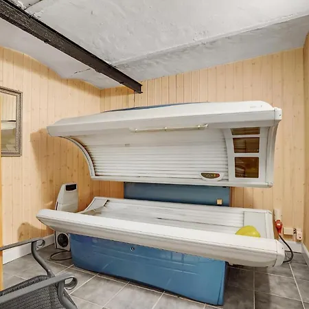 1 Bedroom Lovely In V *