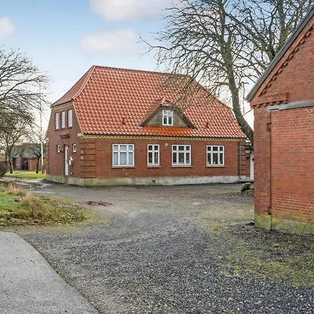 1 Bedroom Lovely In V Apartment
