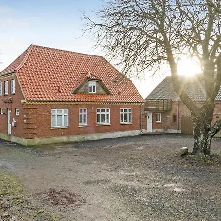 Apartment 1 Bedroom Lovely In V *