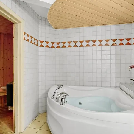 1 Bedroom Lovely In V Apartment *