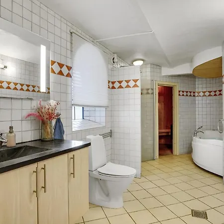 1 Bedroom Lovely In V Apartment
